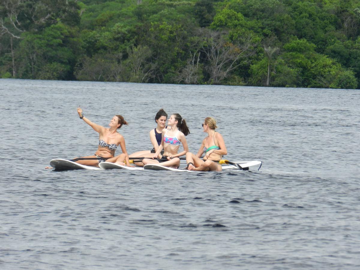 Abare House Floating Hostel Manaus Exterior photo